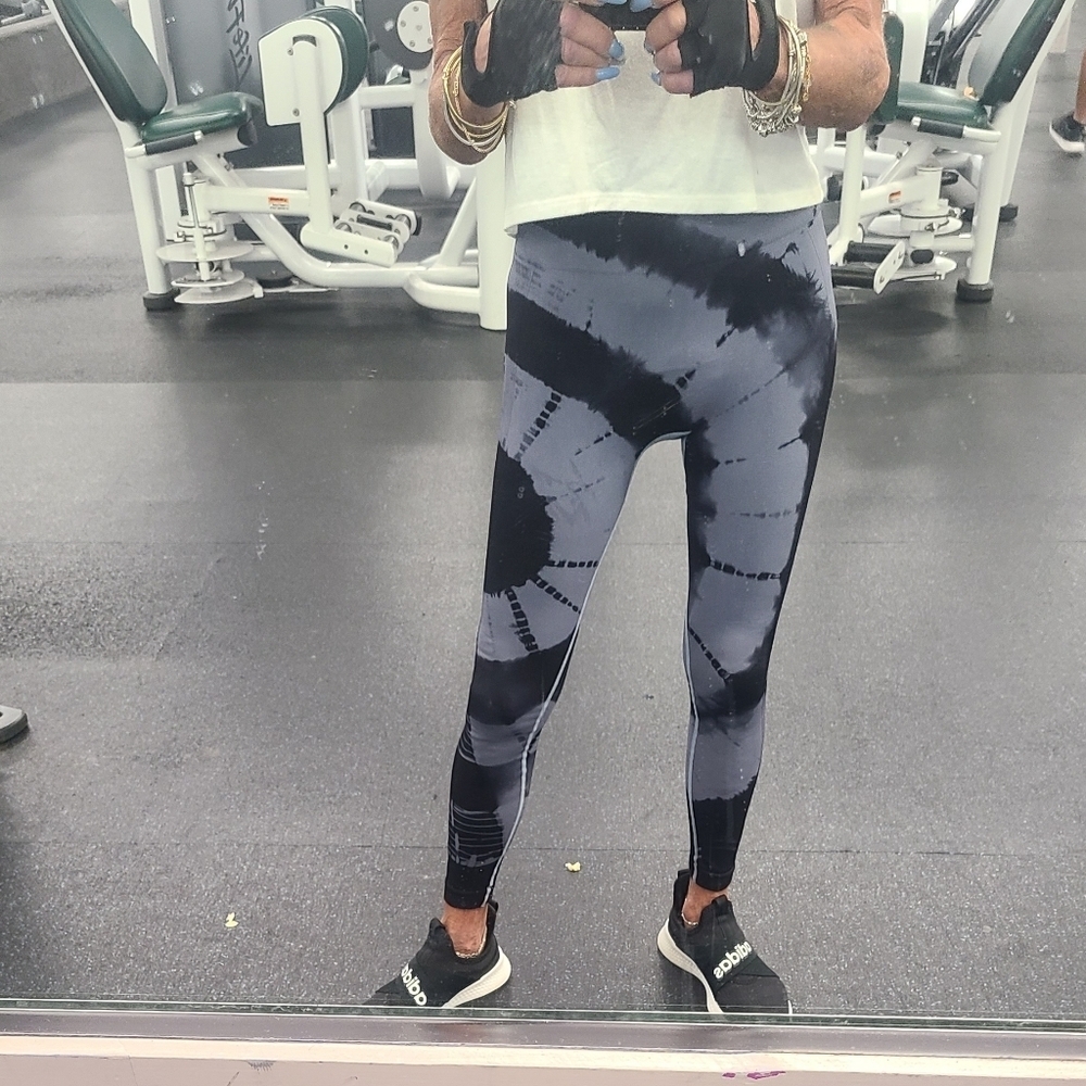 NEW BUTT LIFTING Workout Leggings xs - Picture 4 of 11